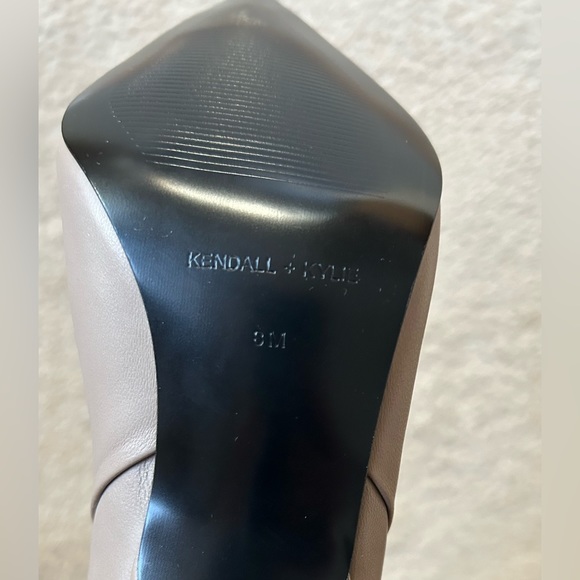 NIB Kendall + Kylie Calla Leather Slouch Boot in Taupe Leather - Size 8 - Picture 11 of 15